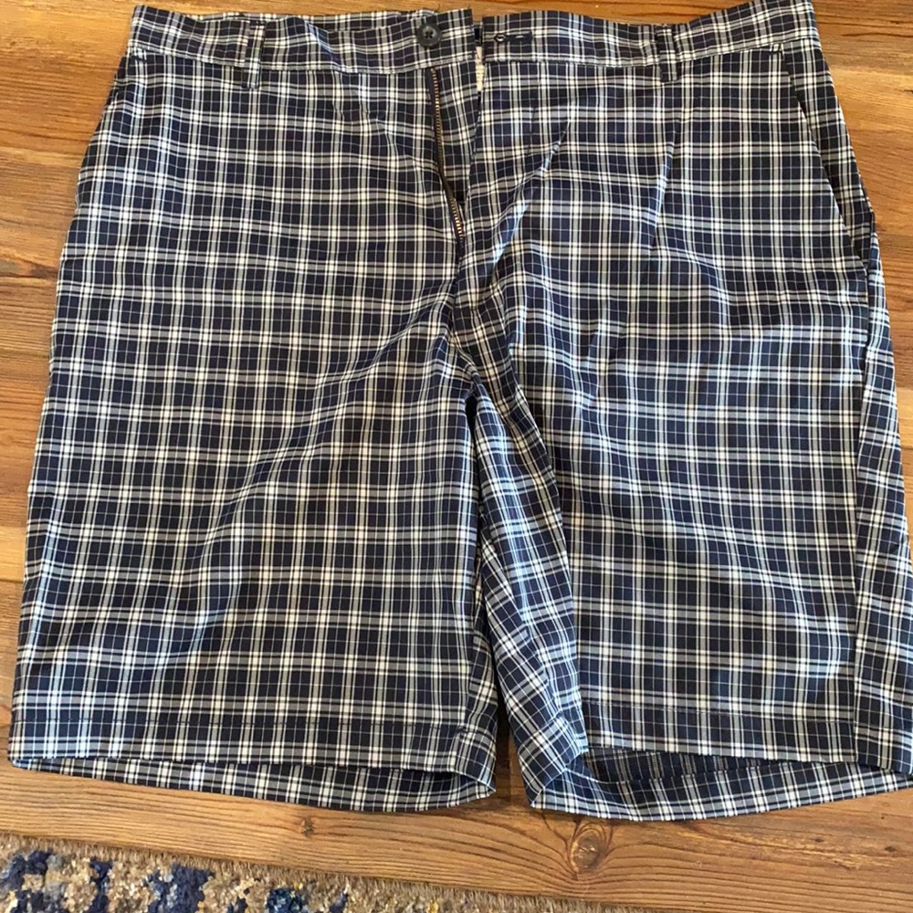 Chaps golf shorts for men.  Waist 36